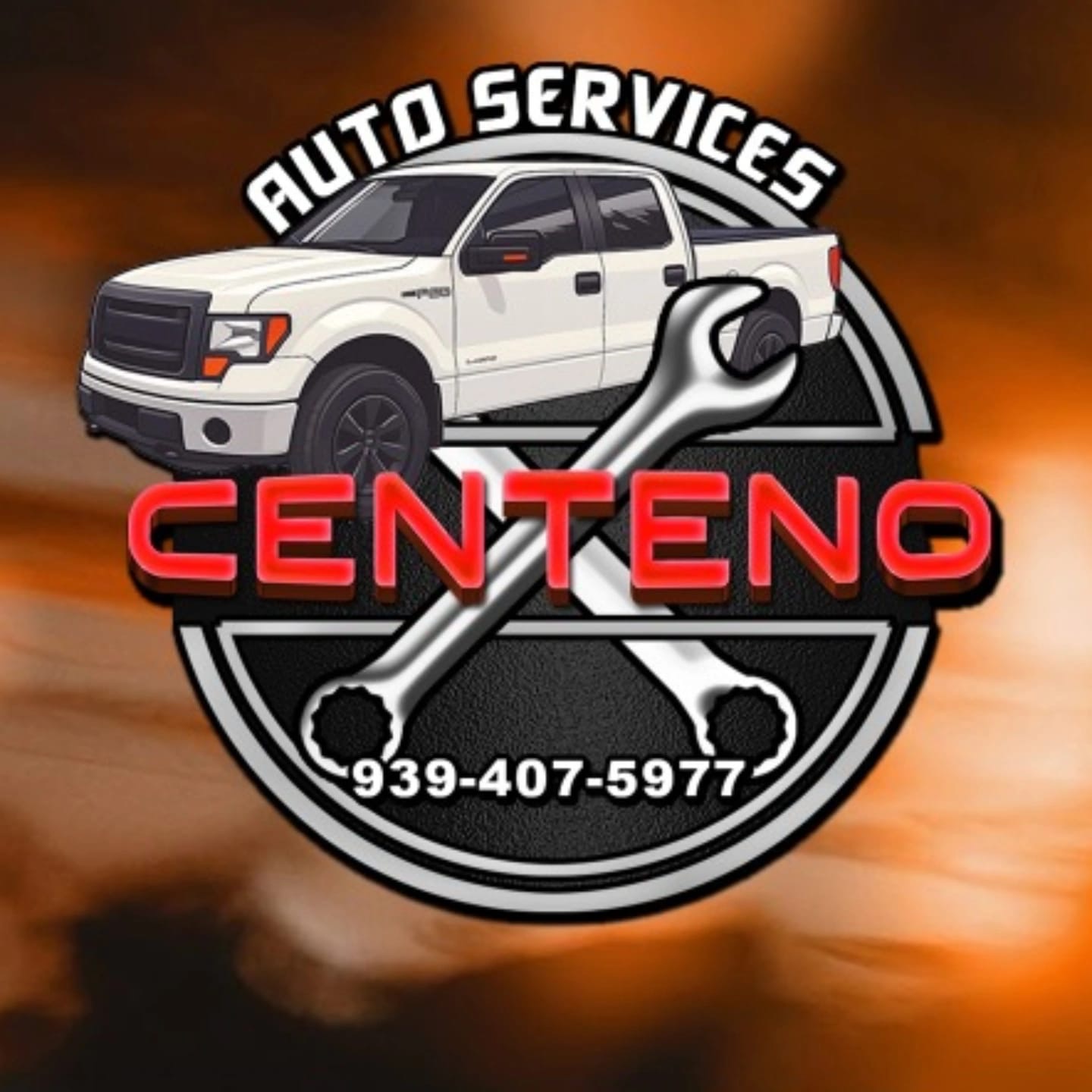 Logo de Centeno Auto Services sobre fondo naranja con Ford F-150